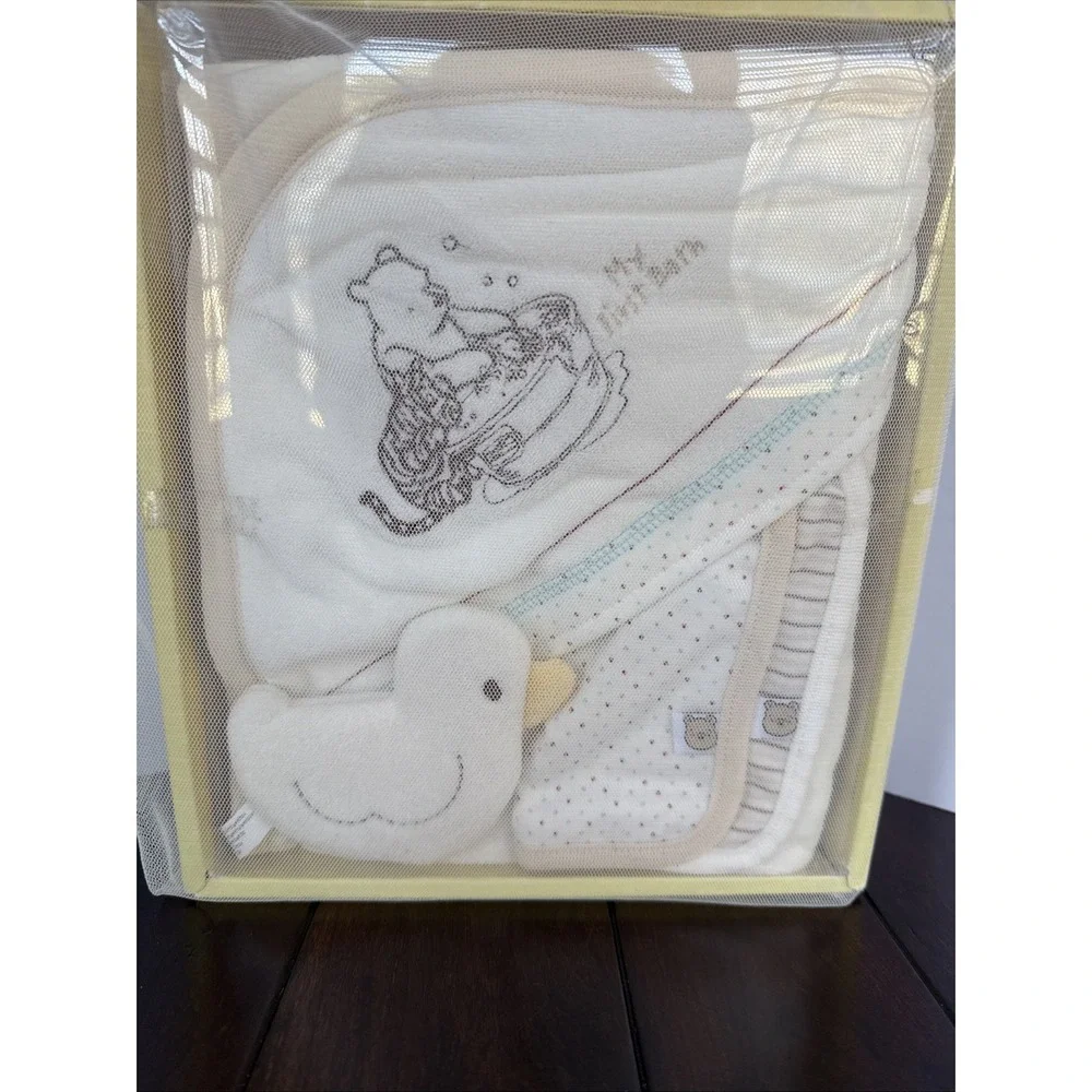 Disney Classic Winnie the Pooh Hooded Towel & Washcloths Cotton Gift Set NOS